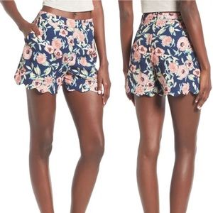 June & Hudson High Waisted Crepe Scallop Shorts size medium